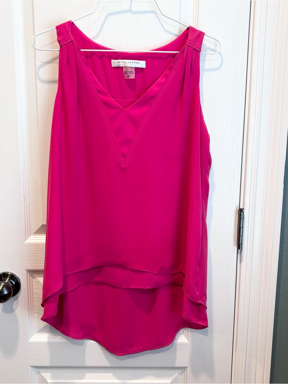 Peter Nygard Women’s Fuchsia 
Hi-LowSleeveless V-Neck Layered Blouse Size 8P